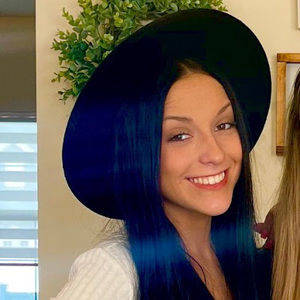 Meet your Posher, Julia